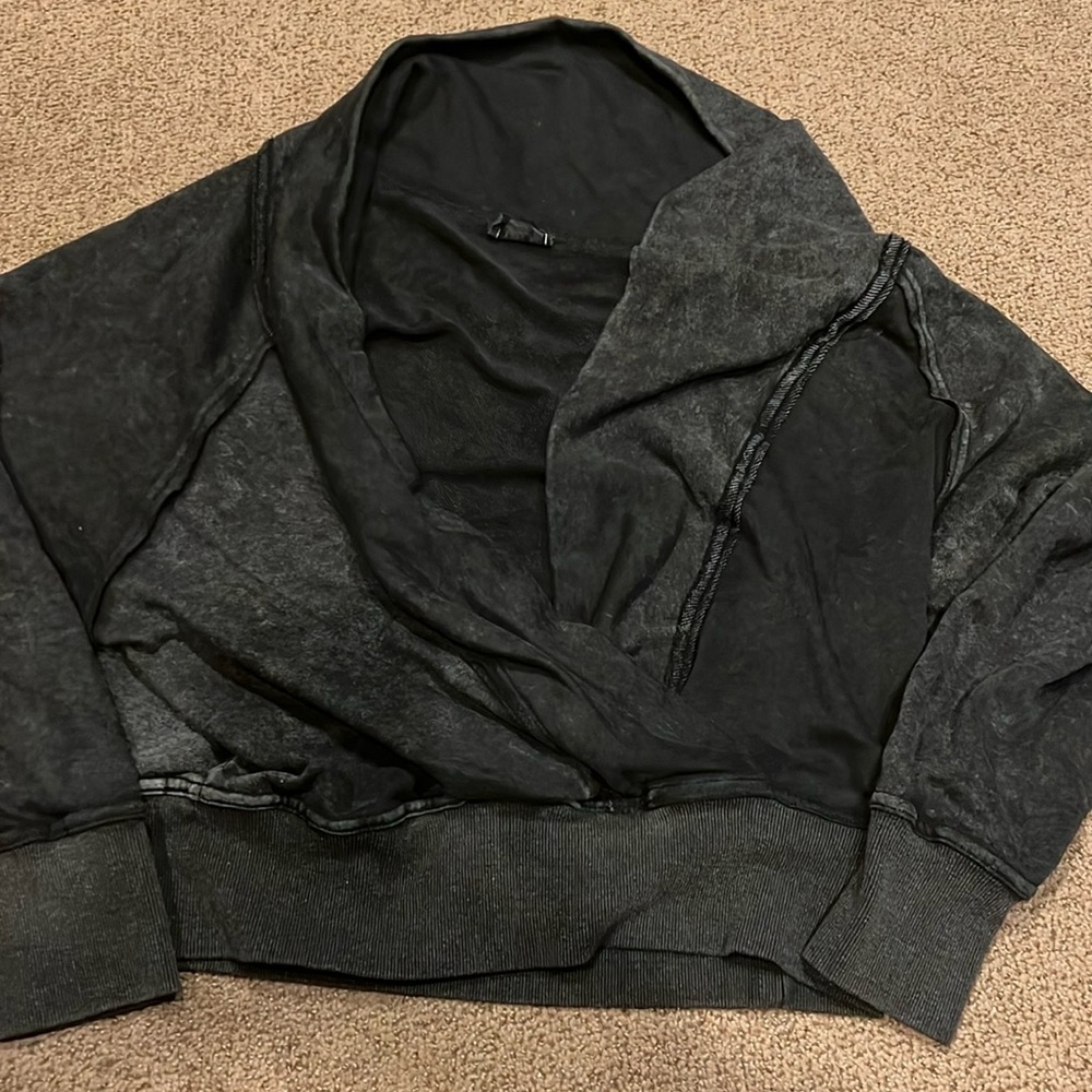 HEYSON coal comfort black deep v faux wrap sweatshirt‎ medium
